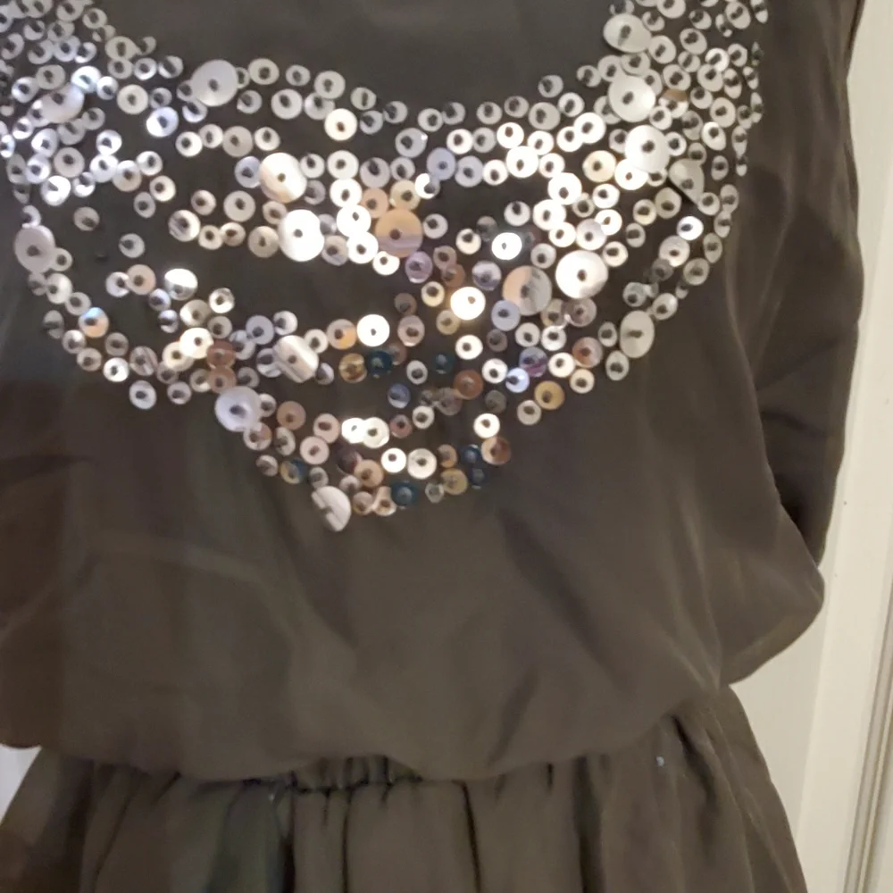 DRESS - Picture 1 of 3
